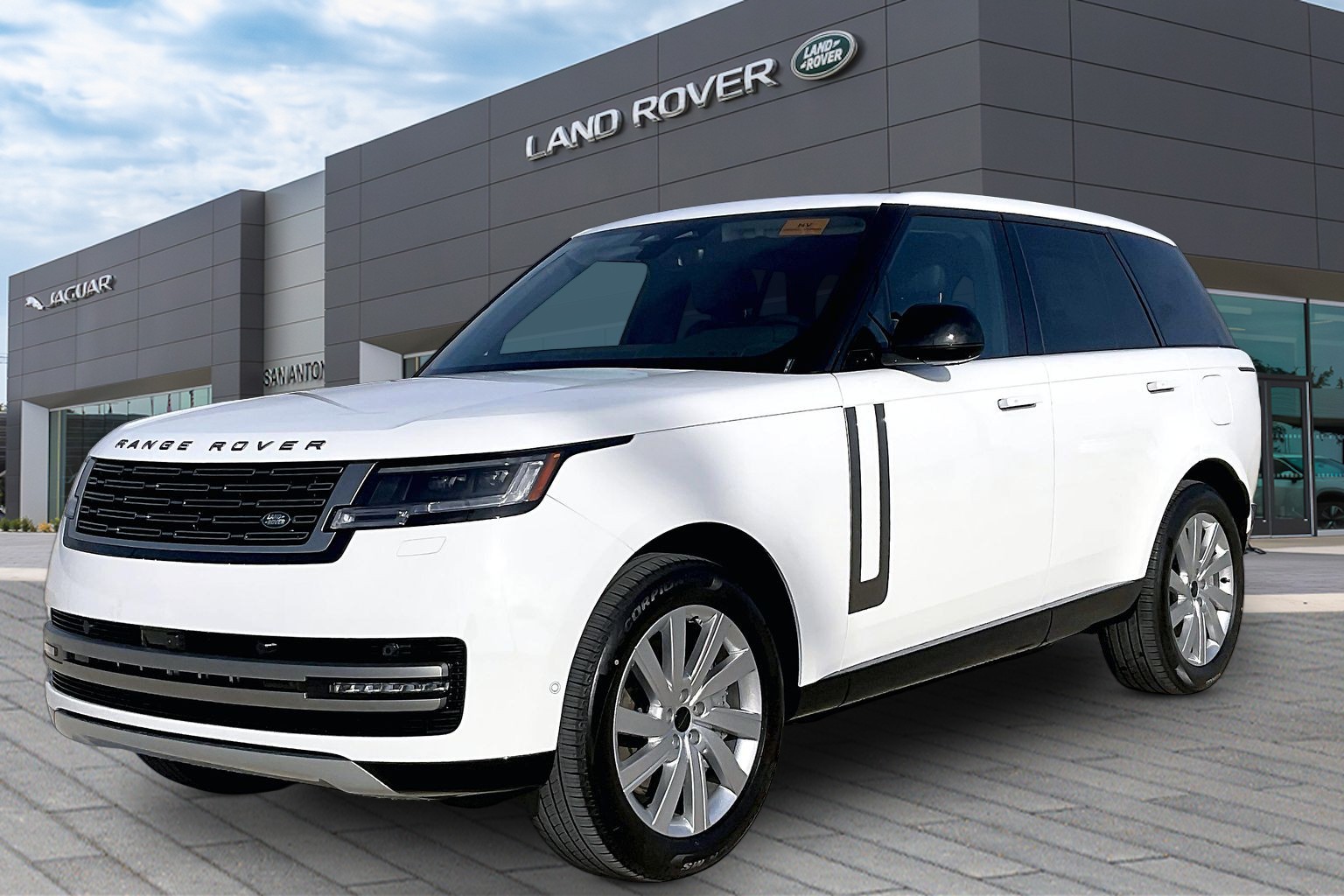 New 2026 Land Rover Range Rover SE SUV in San Antonio #TA355249